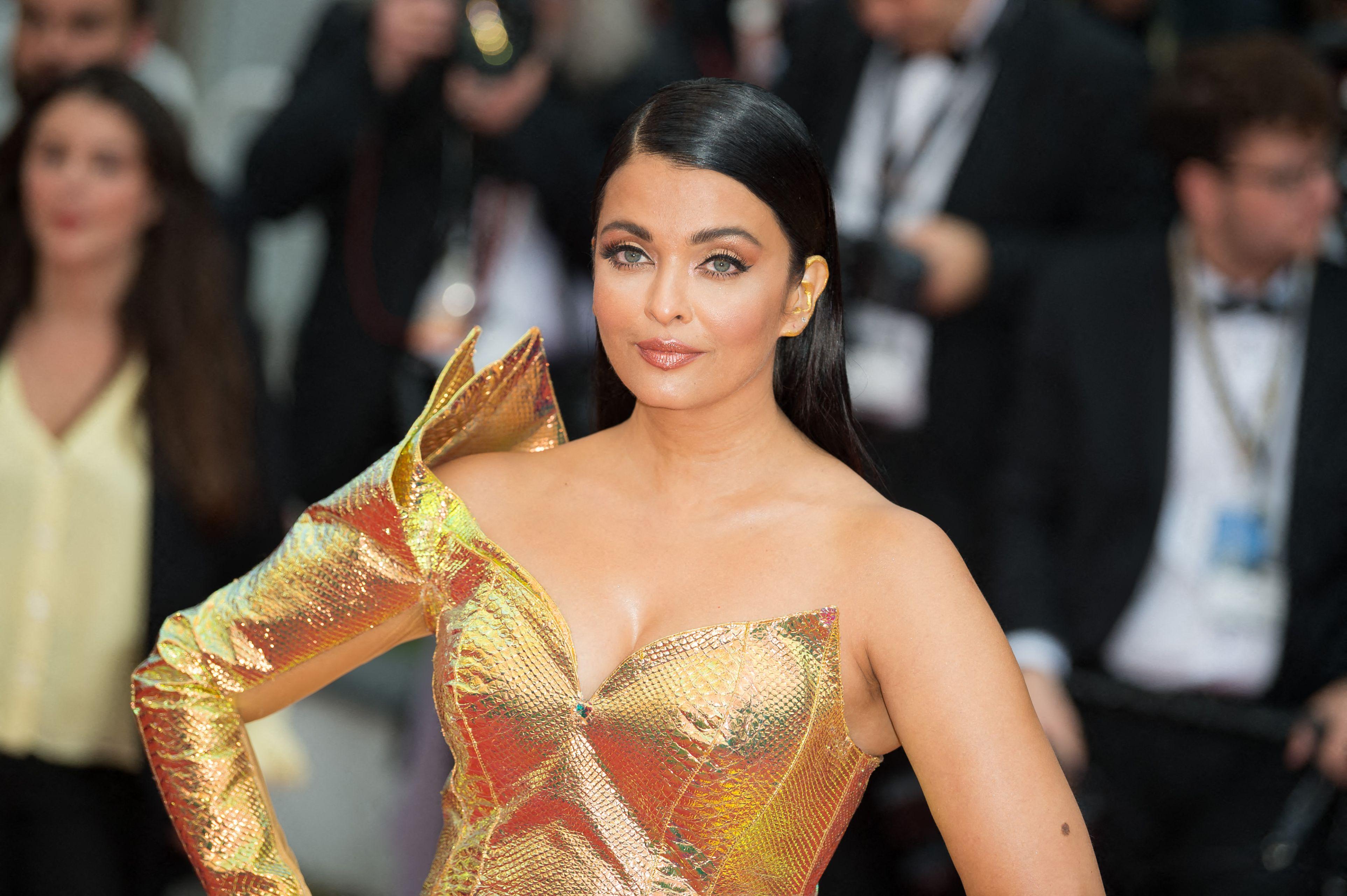 Prima imagine cu Aishwarya Rai după ce s-a vindecat de coronavirus. Cum arată acum frumoasa actriță