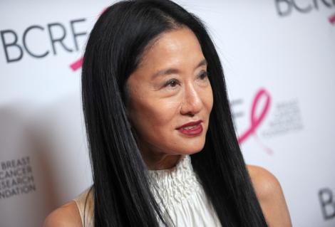 Cele mai sexy ținute ale creatoarei de modă Vera Wang. La 71 de ani, arată ca o adolescentă