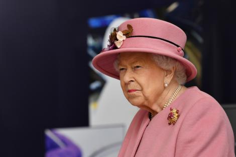 Lucruri banale pe care Regina Angliei nu le-a putut face niciodată în viață ei