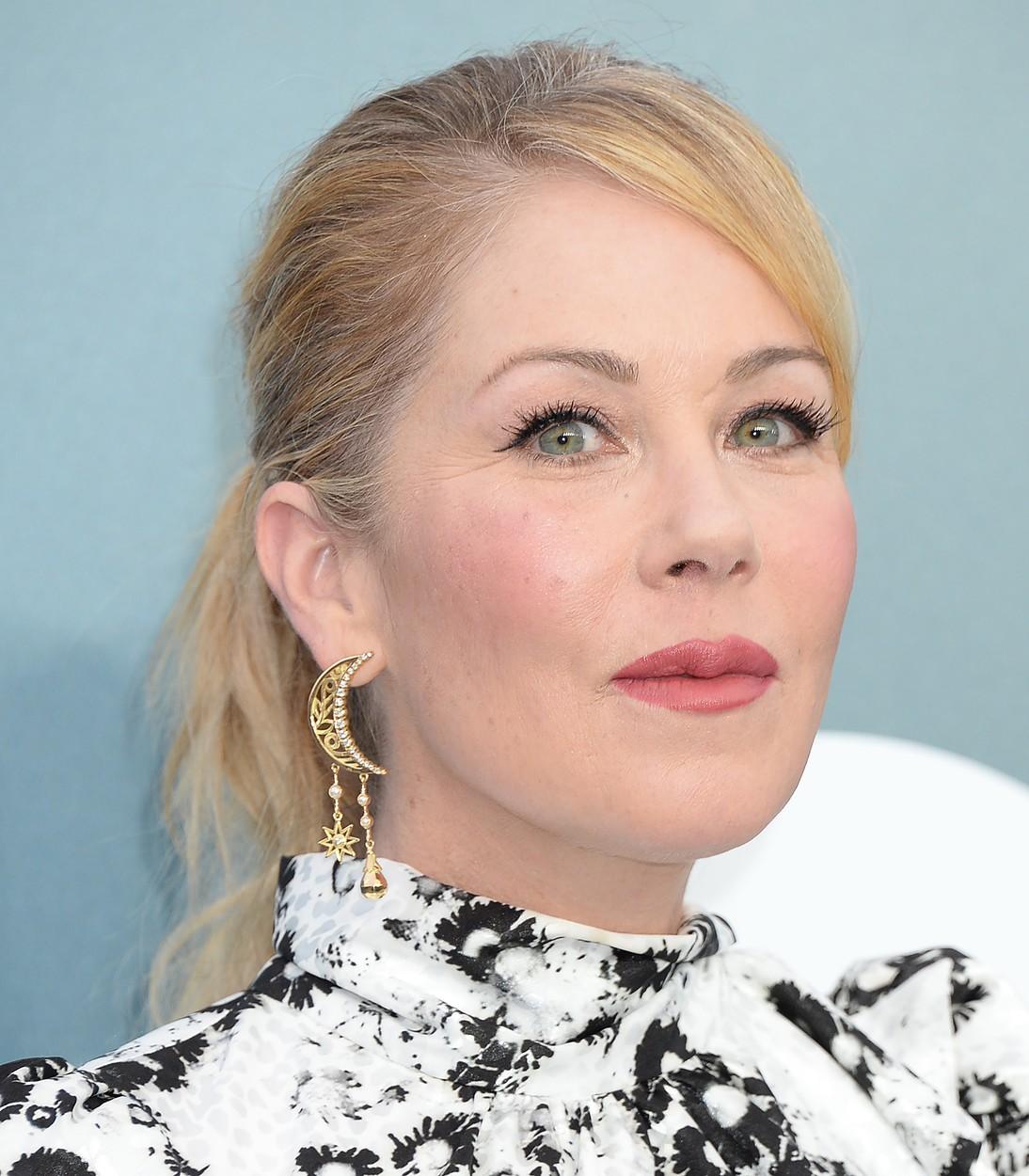 Christina Applegate arată demențial la cei 49 de ani ai săi