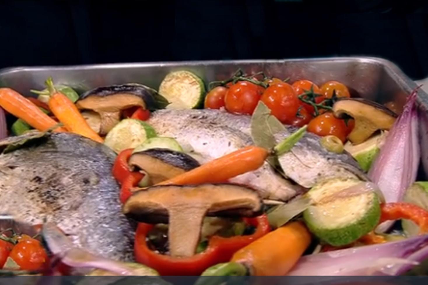 Pește dorada la cuptor cu legume