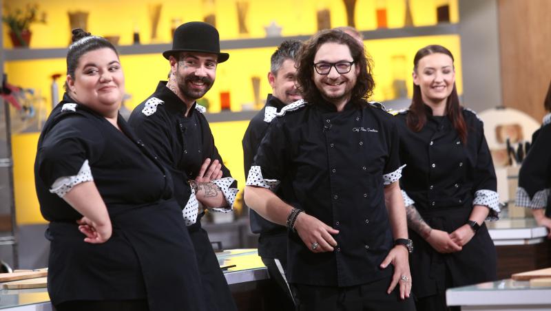 Florin Dumitrescu și concurenții din echipa sa, în sezonul 8 „Chefi la cuțite”
