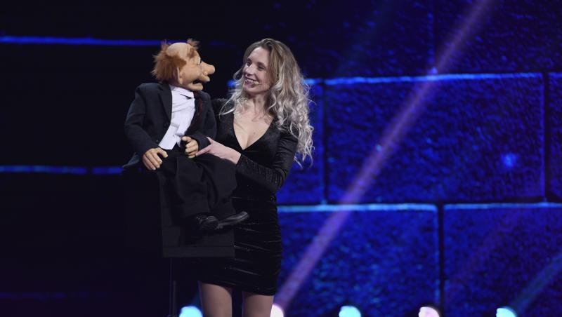 iUmor 2020, Semifinala. Crina Zvobodă, ventrilocul carismatic, a adus trei președinți pe scenă