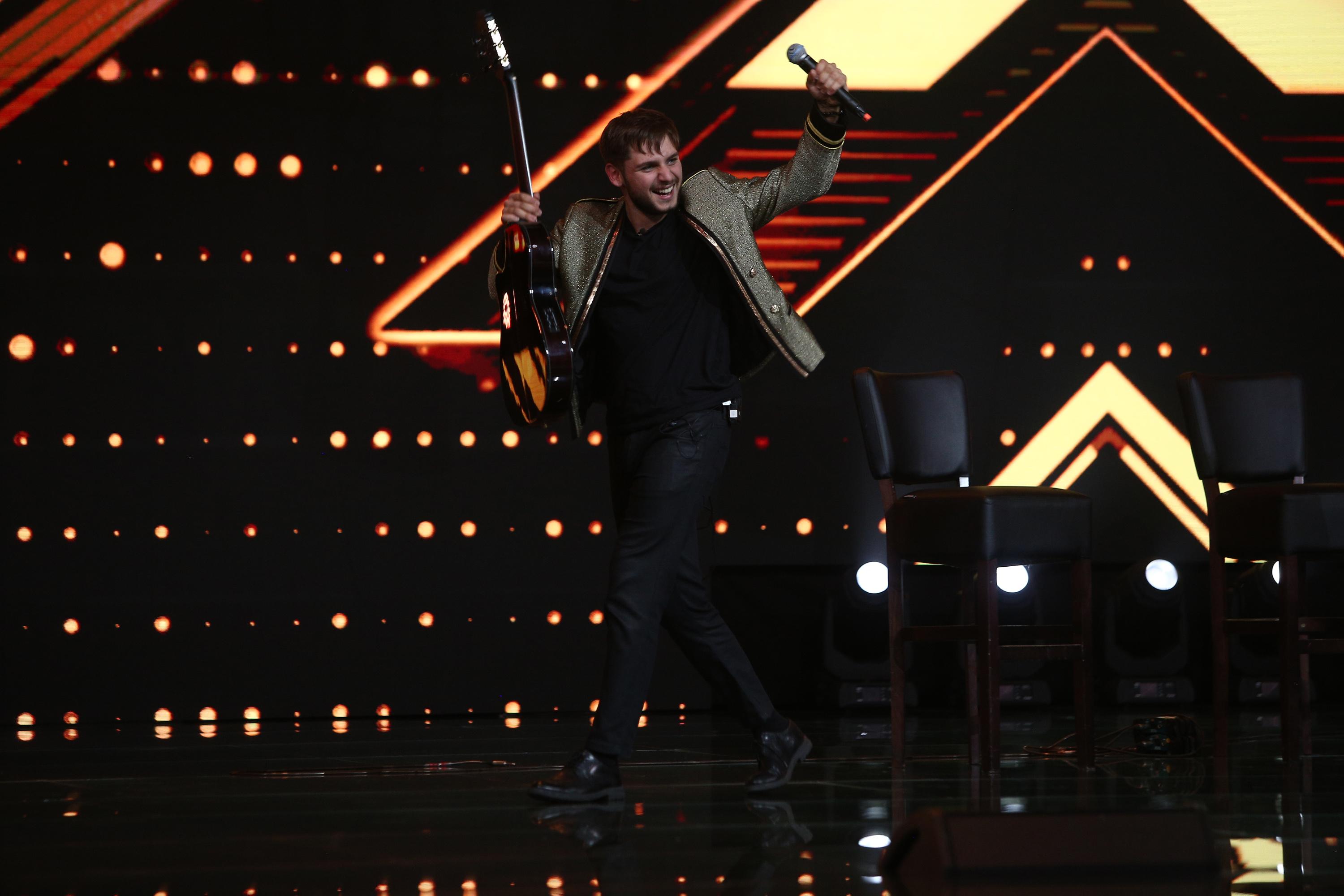 Adrian Petrache, pe scena X Factor 2020