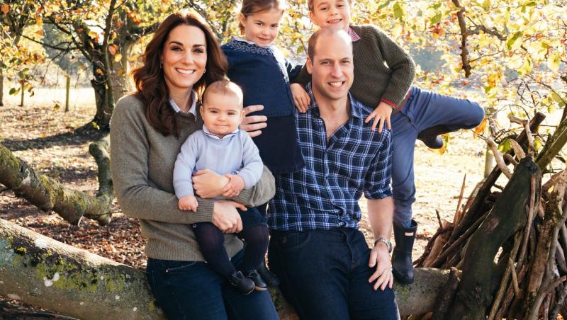 Prințul William și Kate Middleton au o nouă fotografie pentru felicitarea de Crăciun 2020. Cum s-au fotografiat cei doi