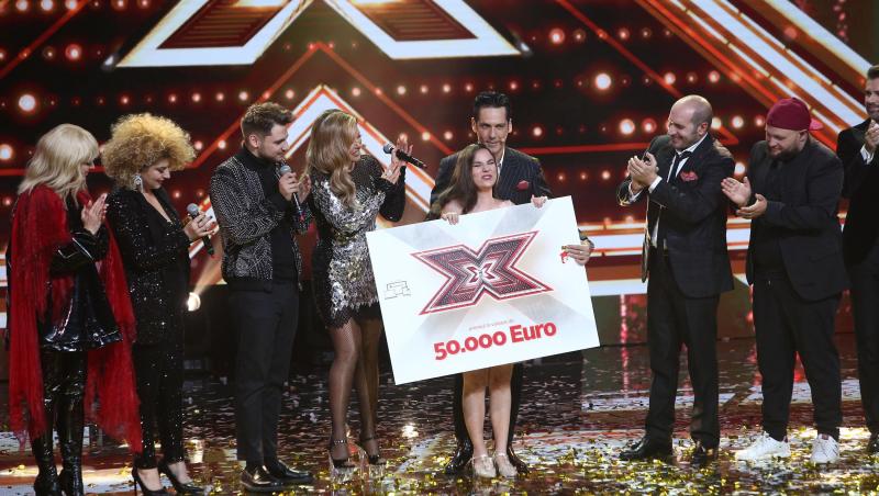Andrada Precup, câștigătoarea X Factor 2020, pe scenă alături de mentorul ei, Ștefan Bănică