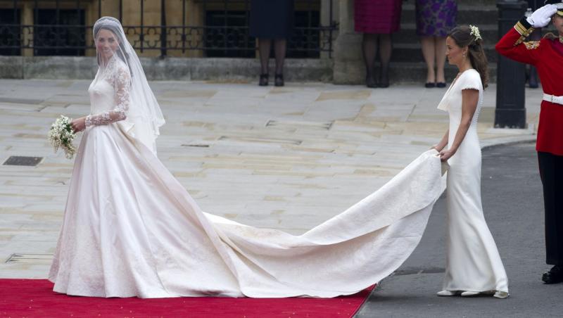 Drama femeii care a brodat rochiile de mireasă ale Duceselor Kate Middleton și Meghan Markle. Prin ce trece acum