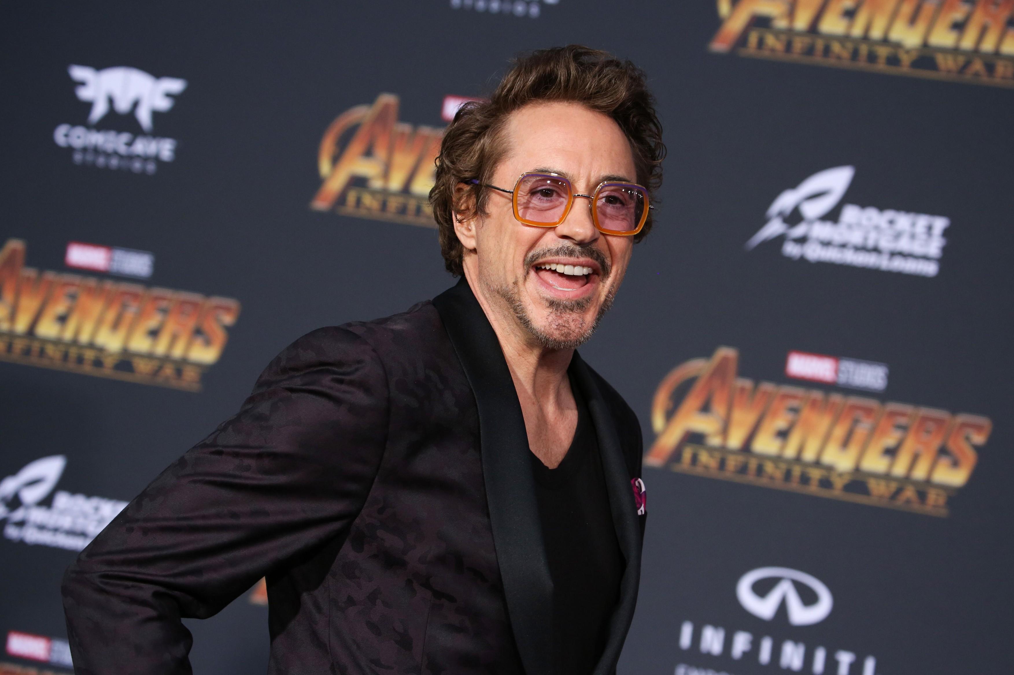 Robert Downey Jr, pe covorul rosu Avengers