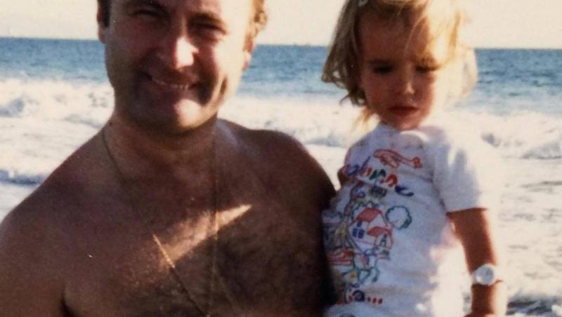 Lily Collin, alături de tatăl ei, Phil Collins, la mare
