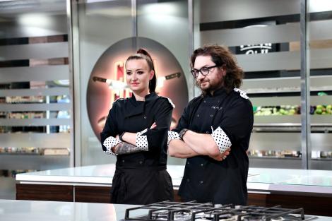 Cum arăta Roxana Blenche de la „Chefi la cuțite” cu păr blond și breton! Imagini cu prima sa apariție la Antena 1