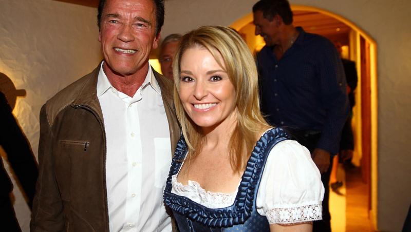 Arnold Schwarzenegger se iubește cu o femeie cu 27 de ani mai tânără decât el