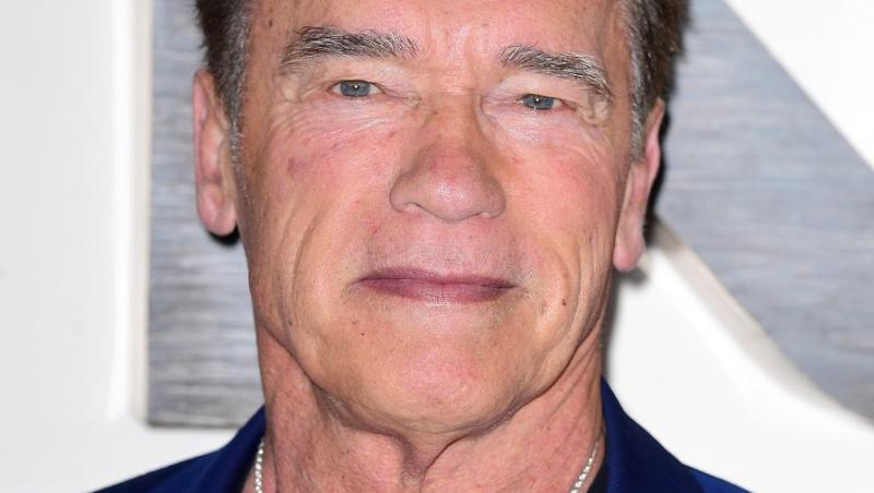 Arnold Schwarzenegger se iubește cu o femeie cu 27 de ani mai tânără decât el