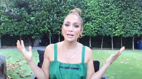 Jennifer Lopez, cu posteriorul la vedere într-o pereche transparentă de colanți. Iluzia optică care a încins imaginația