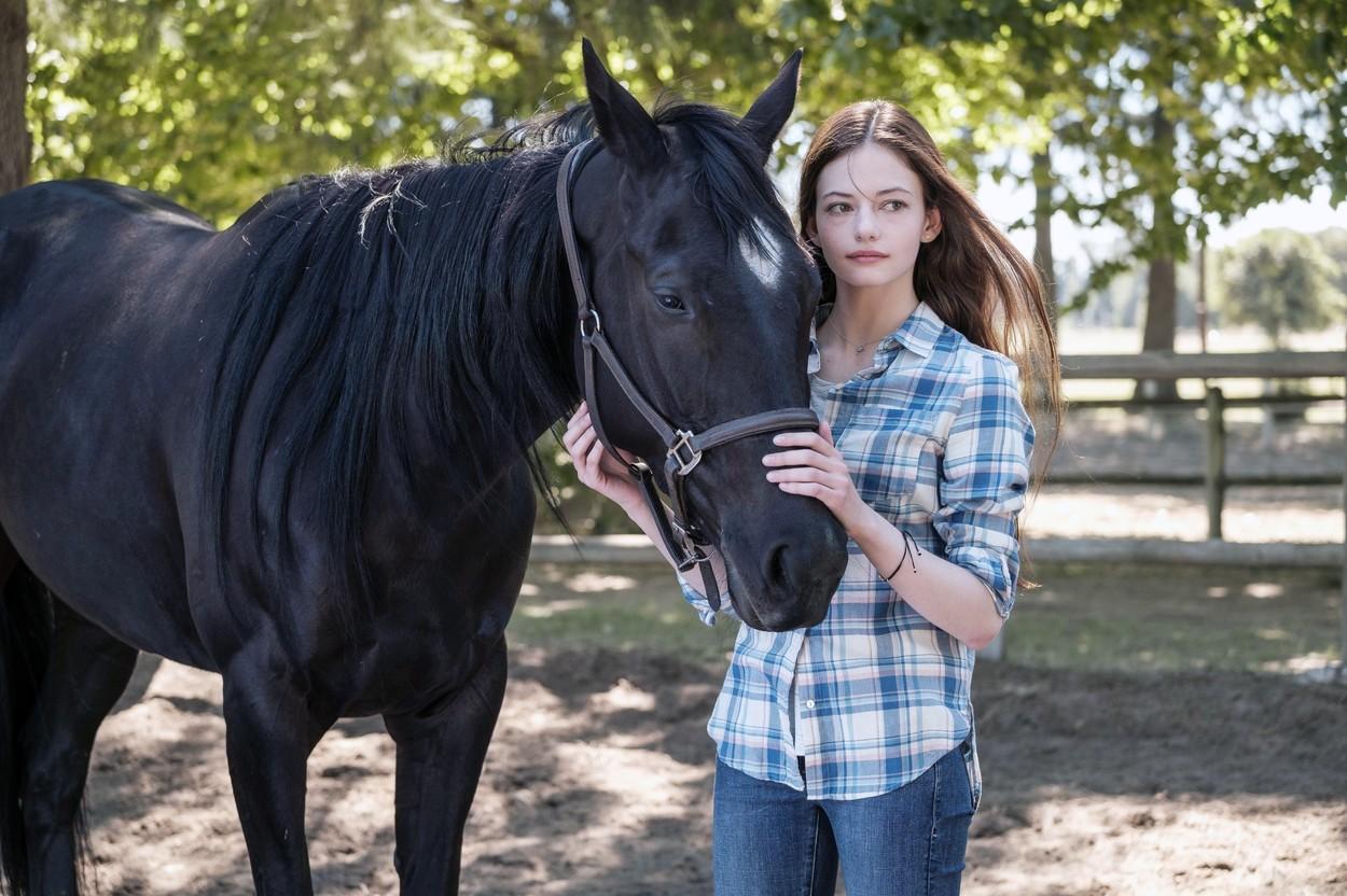 Mackenzie a adoptat recent un cal pe nume Don