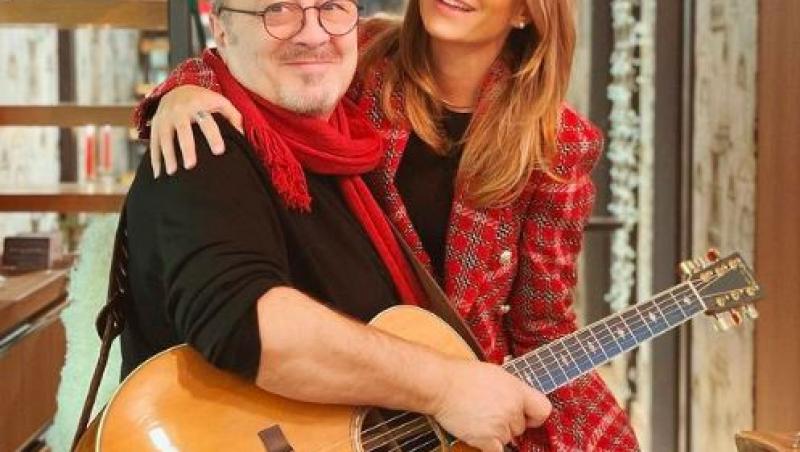 Ana Baniciu și Mircea Baniciu cu o chitara în mână
