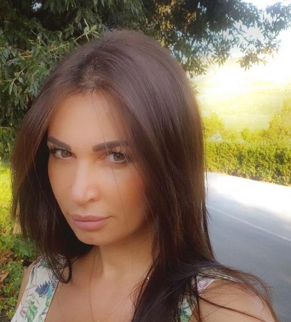 Nicoleta Luciu și-a făcut un selfie pe stradă, pentru pagina sa de Instagram