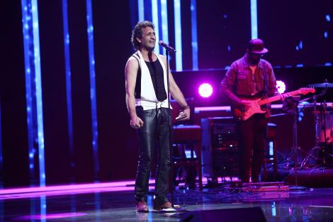 X Factor 2020. Iulian Canaf, artistul total din acest sezon. Prestația din Bootcamp a primit aplauze la scenă deschisă
