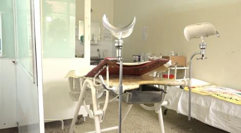 Caz uimitor! Mai mulți medici din Gorj operează cu aparatură ruginită și veche de 30 de ani, deși în spital există aparate moderne