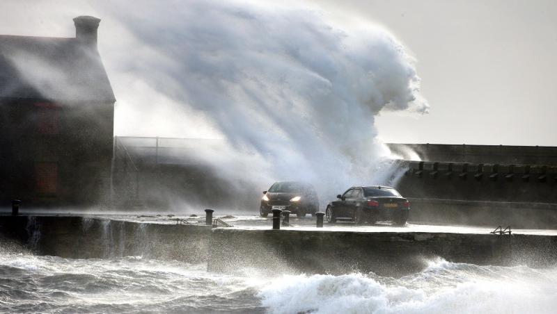Imagini cu dezastrul lăsat de furtuna din Europa în urma căruia șapte oameni și-au pierdut viața. 