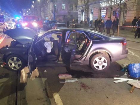 Patru mașini au fost implicate într-un accident grav, în Satu Mare. O femeie însărcinată și un copil au ajuns la spital