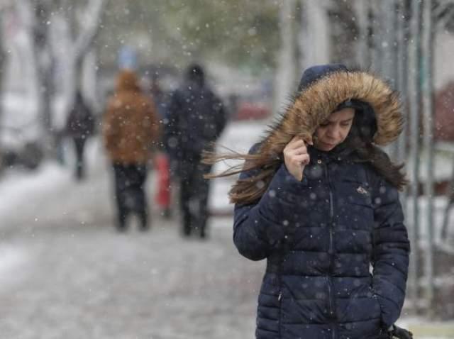Avertizare de maximă importanță! Cod portocaliu! Unde vor fi condiții meteo periculoase și ninsori, &icirc;n următoarele ore