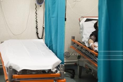 Asistent medical, suspect de infecţie  cu coronavirus, internat la spital in Timişoara