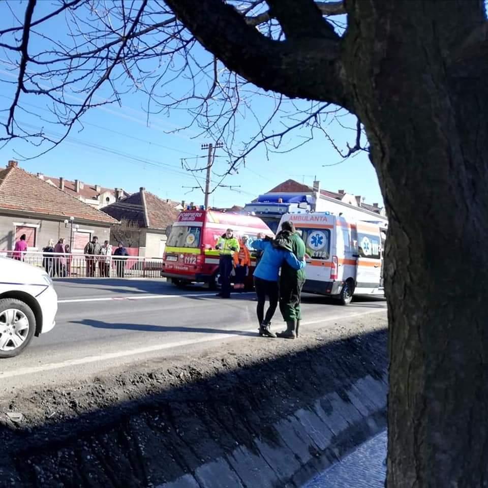 Arad: Două femei, accidentate pe trecerea de pietoni; una dintre ele a murit ulterior la spital/ Accidentul a fost provocat de un bărbat de 79 de ani