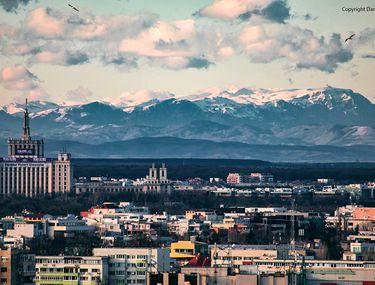 Priveliște rară! Munții Bucegi au putut fi văzuți din București. Acest fenomen are loc doar &icirc;n condiții meteo speciale
