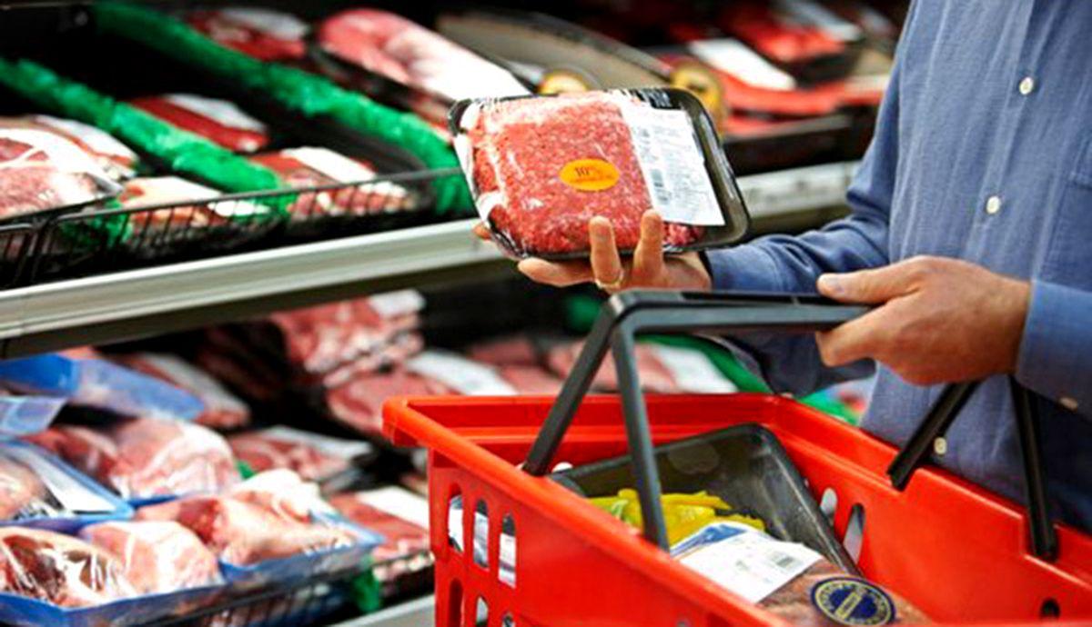 Legumele, fructele şi carnea de porc, &icirc;n topul scumpirilor la &icirc;nceput de an. Rom&acirc;nii plătesc 5 lei pe kilogramul de cartofi