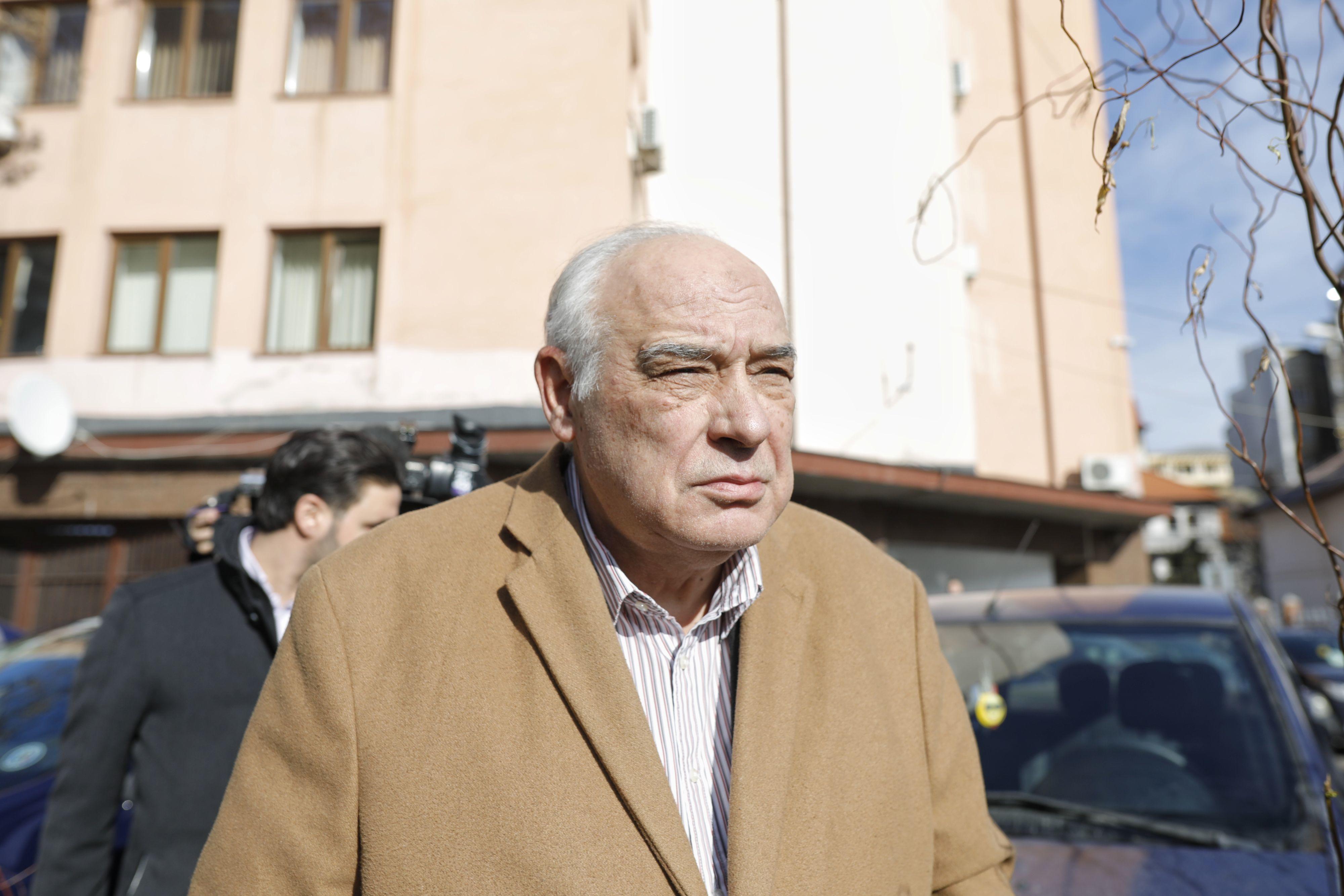 Ion Ghizdeanu, inculpat pentru că ar fi falsificat peste o mie de procese verbale &icirc;n care consemna că proiectele propuse spre finanţare, prin Fondul de Investiţii, au fost analizate de Comisia de Strategie şi Prognoză