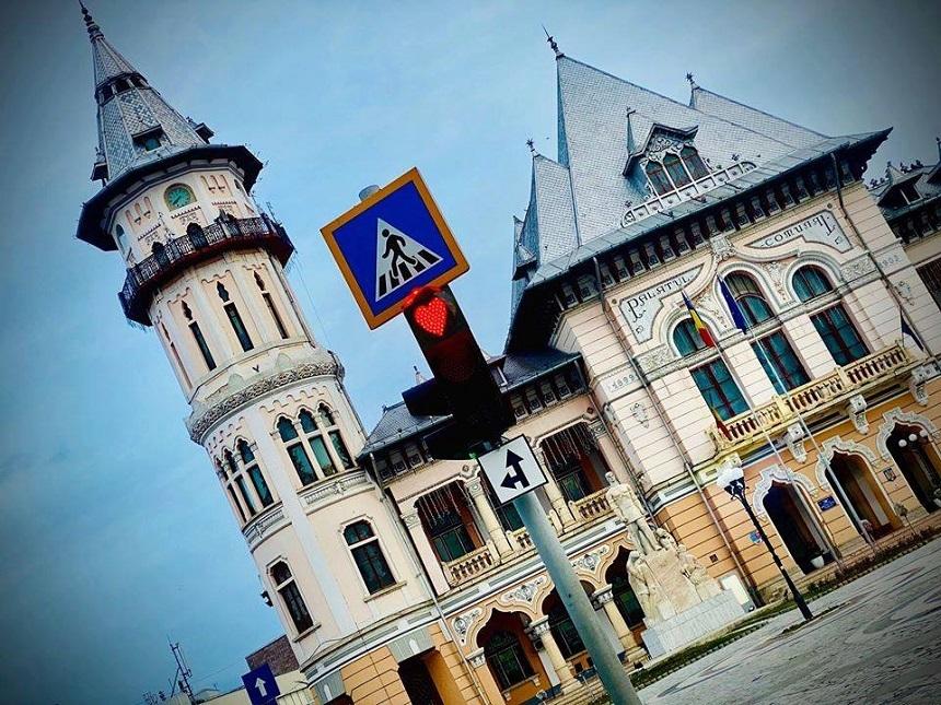 La Buzău, culoarea roşie a semafoarelor are formă de inimă de Valentine&rsquo;s Day