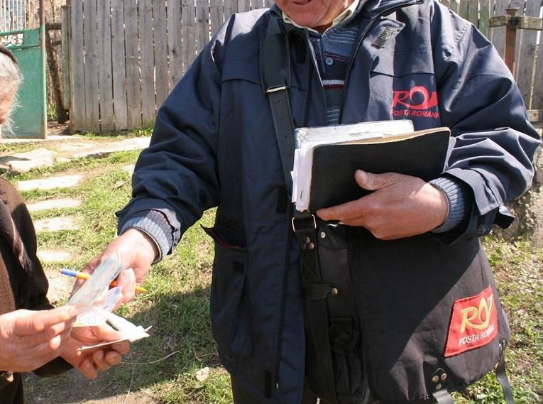 S-a furat pensia! Un poștaș a ajuns la pensionari cu geanta goală: "Ce să-ți mai dau, mamaie, mi-au luat toți banii"