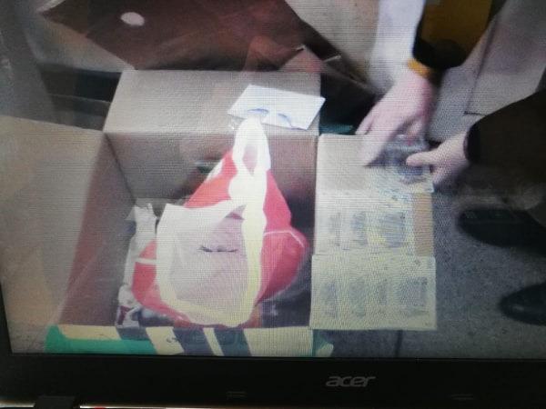 Bistriţa-Năsăud: Un bărbat care a pretins că este procuror DNA şi poate interveni &icirc;ntr-un dosar, cercetat/ El a fost prins &icirc;n flagrant c&acirc;nd primea 1.000 de lei