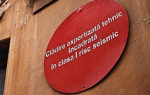 Auto-salvarea! Bucureștenii din blocurile cu bulină trebuie să se salveze singuri. Primăria &icirc;i ajută cu truse de prim ajutor