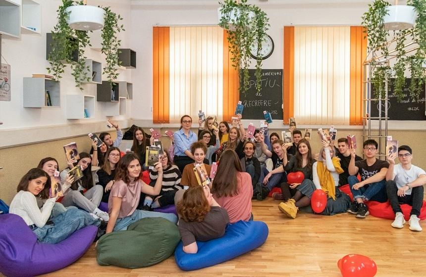Provocare de Valentine&rsquo;s Day pentru elevii de la Colegiul Naţional &bdquo;Gheorghe Lazăr&rdquo; din Bucureşti