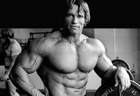 Arnold Schwarzenegger s-ar fi ”ajutat” de steroizii produși la Cluj-Napoca, ”Naposim”. ”La 52 de ani avea două bypass-uri!”