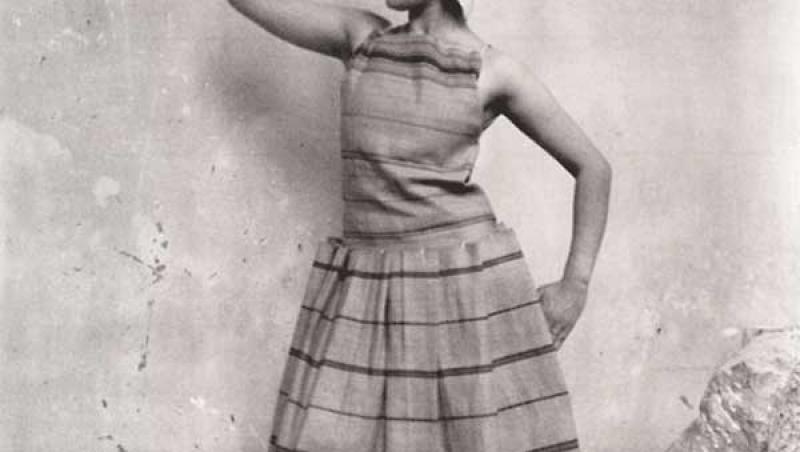 Prima rochie pe care i-a creat-o Brâncuși Lizicăi, o creație sculpturală, c-un coif excentric