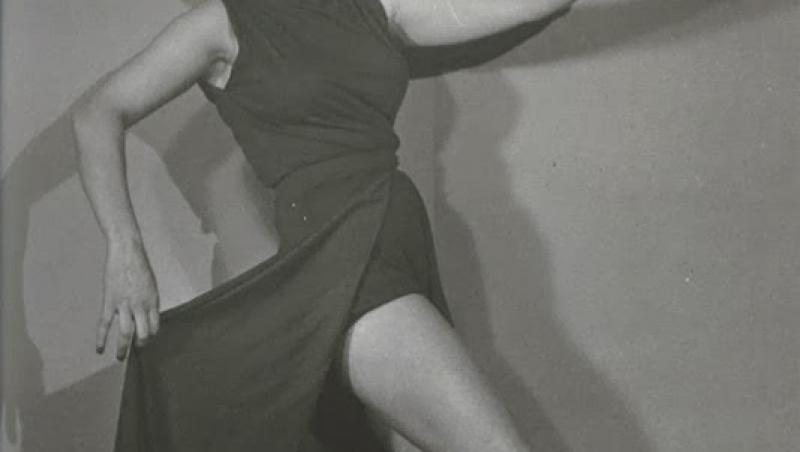 Lizica Codreanu dansând, cca. 1940