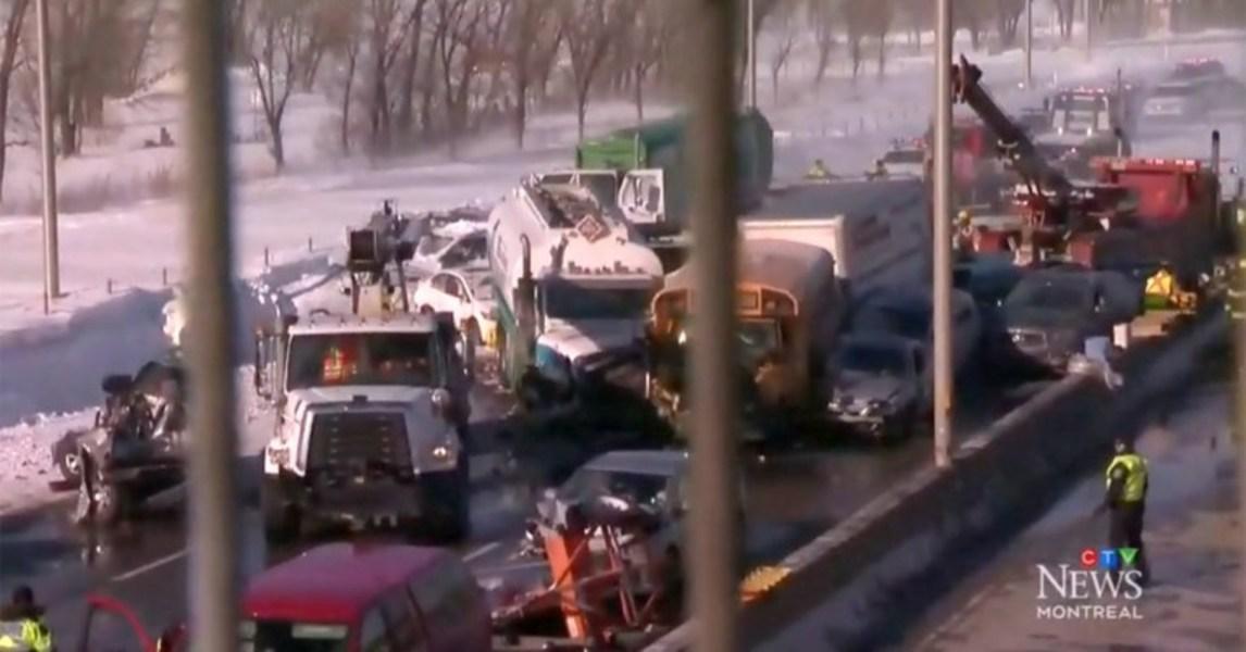 Accident cu sute de mașini implicate, &icirc;n Canada pe o autostradă. Doi oameni au murit și alți zeci au fost răniți