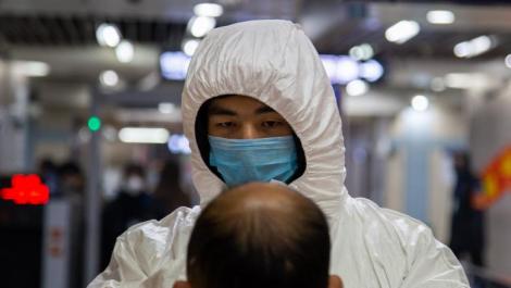 Un chinez a fost diagnosticat pentru a doua oară cu coronavirus. Epidemia este într-o nouă fază!