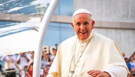 "Să împartă cu generozitate îi face pe oameni mai umani!" Papa Francisc ne îndeamnă să ne împărțim avuția, nu s-o strâgem