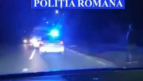 Urmărire ca-n filme, în județul Suceava. Un traficant a mers cu spatele pe o distanță de peste un kilometru. Video