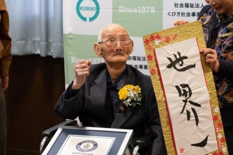 Cel mai bătrân bărbat din lume a murit. Watanabe nu mai mânca, avea febră şi probleme de respiraţie. Un român ocupă acum locul doi în topul celor mai longevivi bărbați din lume