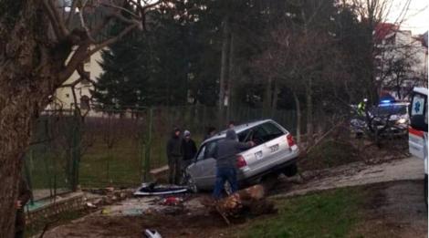 UPDATE: Accident grav în județul Neamț! Trei copii accidentaţi de un autoturism. Doi sunt la spital, al treilea este resuscitat la fața locului
