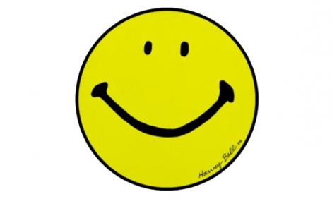 „Am desenat un cerc cu o faţă care zâmbeşte pe o hârtie galbenă, pentru că ducea cu gândul la strălucirea Soarelui”. Povestea celui mai cunoscut emoticon