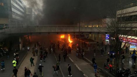 Incidente și incendii la Paris, din cauza unui concert. Una dintre marile gări ale capitalei franceze a fost închisă