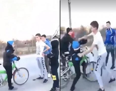 Elev din Dolj, filmat când este bătut cu pumnii și cu picioarele! Imagini cu puternic impact emoțional | VIDEO