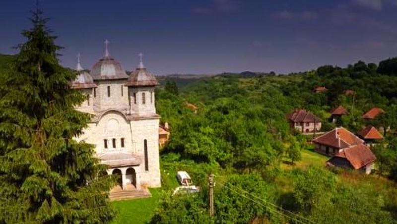 Alun, satul din România cu un drum de marmură și o biserică unică în țară