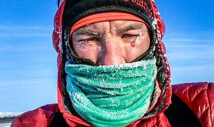 Tiberiu Ușeriu mai are 150 de kilometri p&acirc;nă la finalul Yukon Arctic. &bdquo;Zice că-i cr&acirc;ncen de frig"