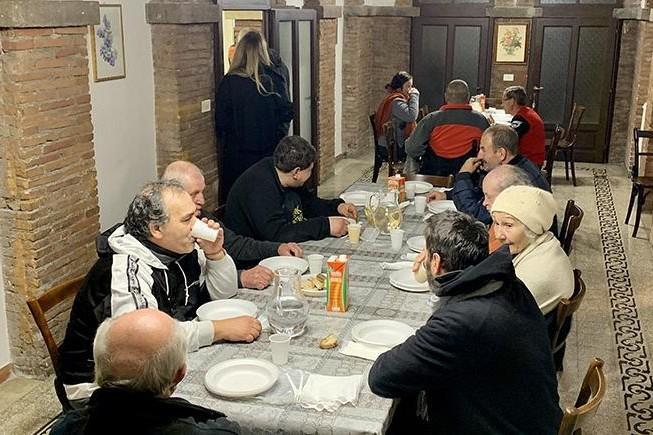 Un palat din secolul al 19-lea transformat &icirc;ntr-un adăpost pentru săraci. Papa Francisc a dat ordinul